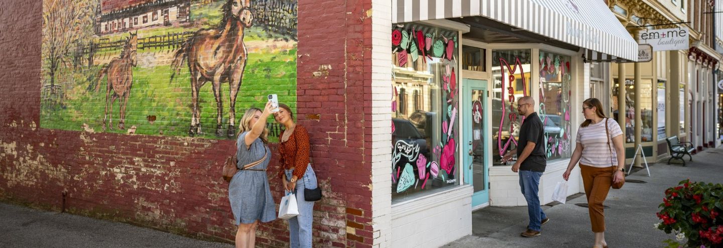  Historic Downtown Georgetown, Kentucky - A Walkable Small Town Experience